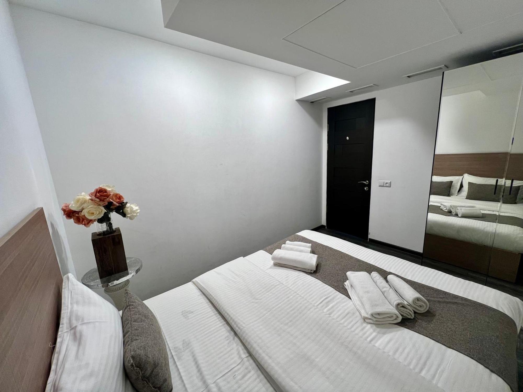 Yvn Tumanyan Apart-Hotel Yerevan Exterior photo